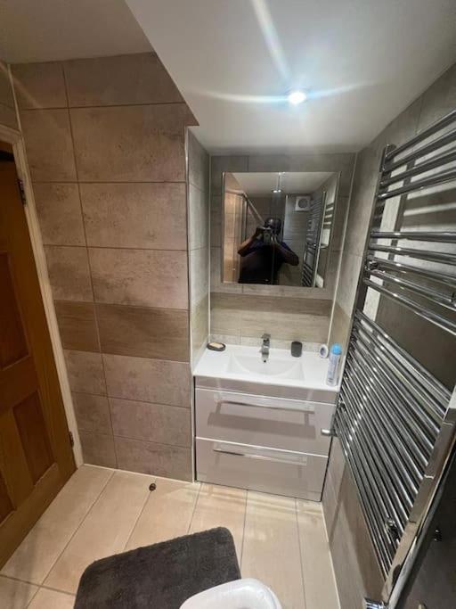 לונדון 2 Bedroom Apartment In Hampdenrd מראה חיצוני תמונה