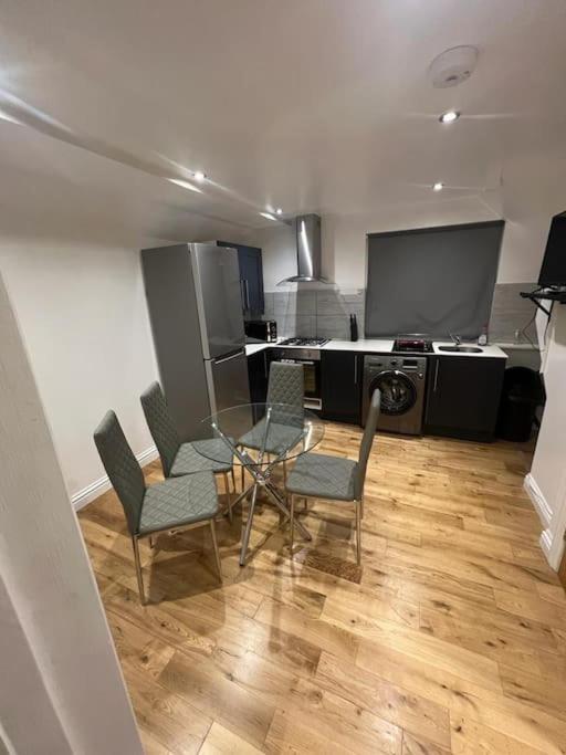 לונדון 2 Bedroom Apartment In Hampdenrd מראה חיצוני תמונה